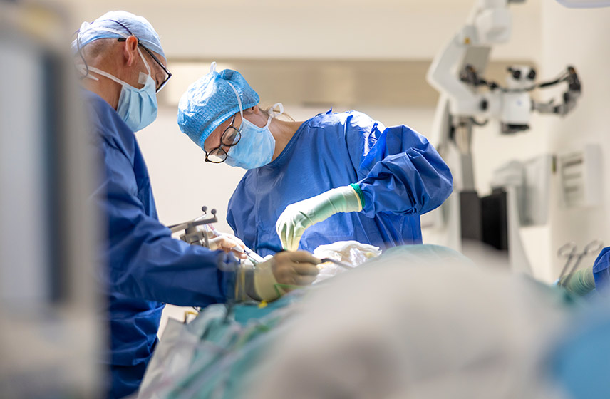 Cleveland Clinic London Surgeons performing surgery.
